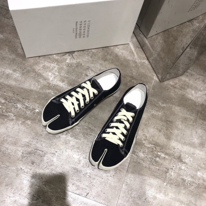 ma*s*n Ma*i*la tabi shoes