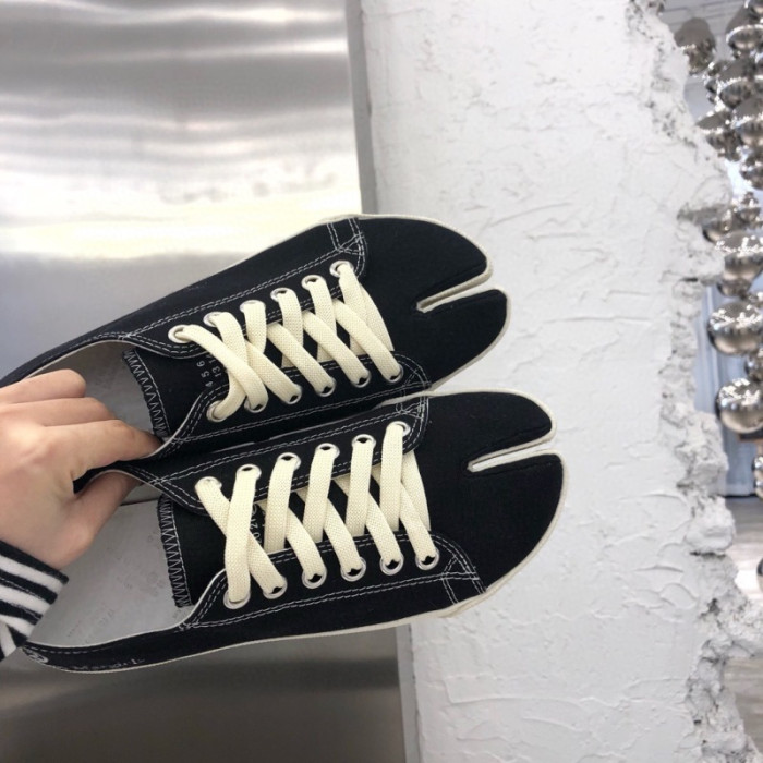 ma*s*n Ma*i*la tabi shoes