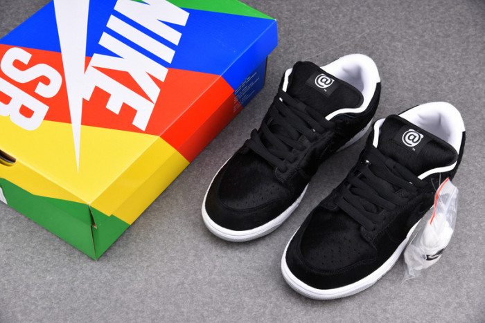 nike sb dunk low medicom toy (2020) cz5127-001