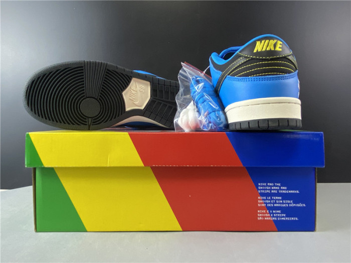 instant skateboard x nike dunk sb low cz5128-400