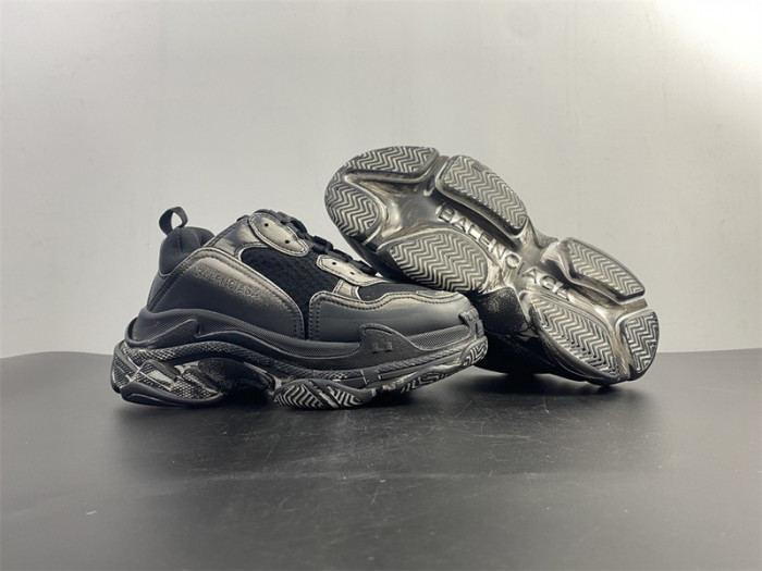 blcg sneaker triple.s.gomma grey black 524039 w03b5 9870